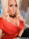 Bombshell Alura Jenson takes a couple of provocative pics before going out