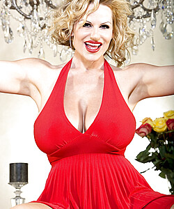 Big titted blonde Kelly Madison does her best Marilyn Monroe impersonation